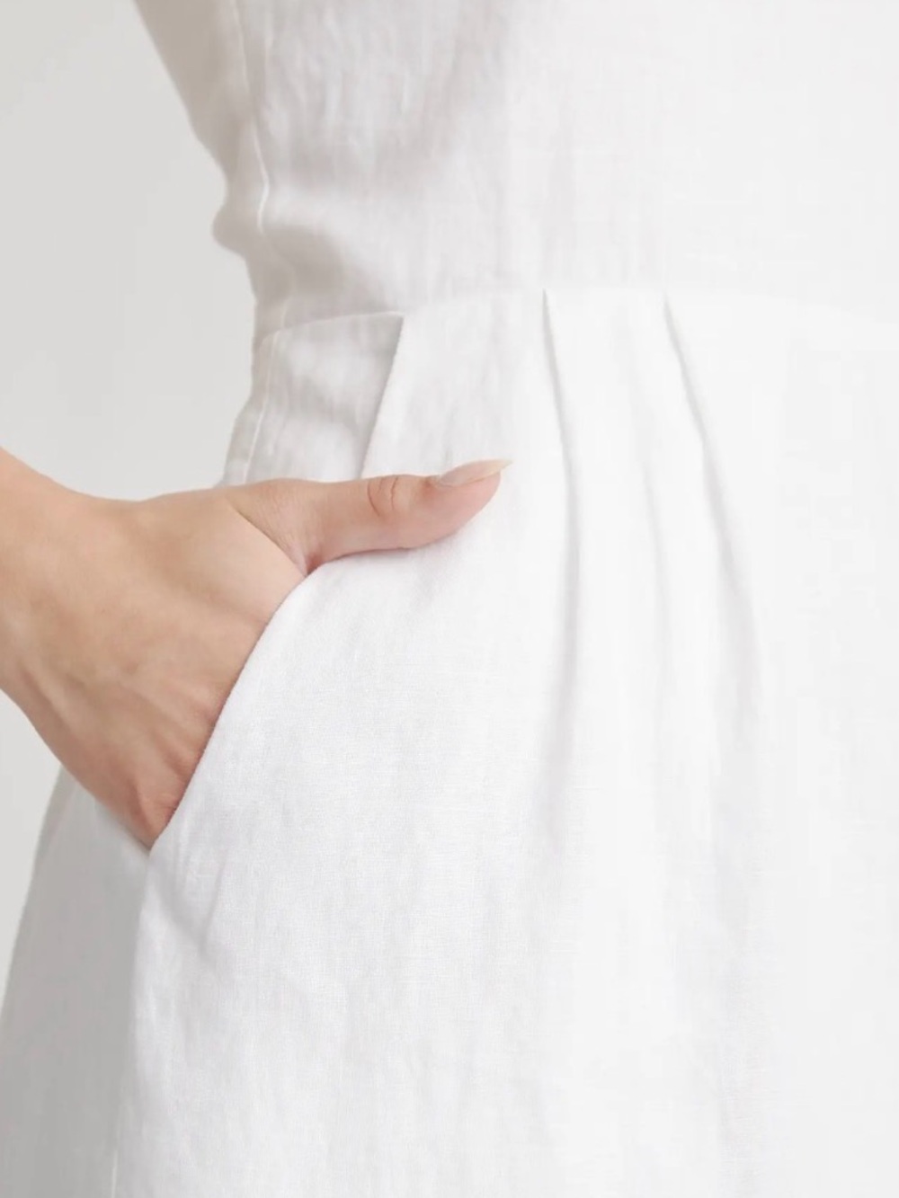 100% European Linen Scoop Neck Midi
Dress - Picture 4 of 10